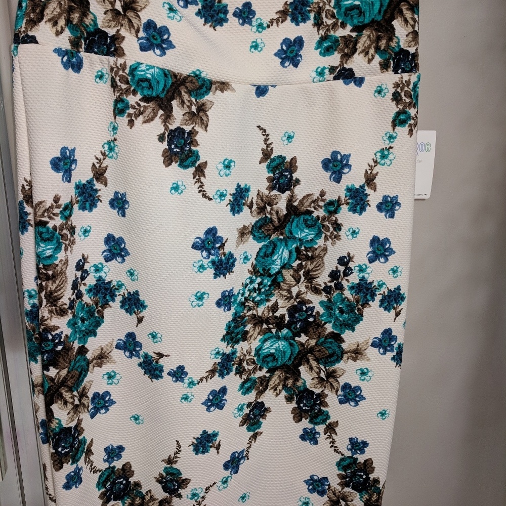 LulaRoe Cassie